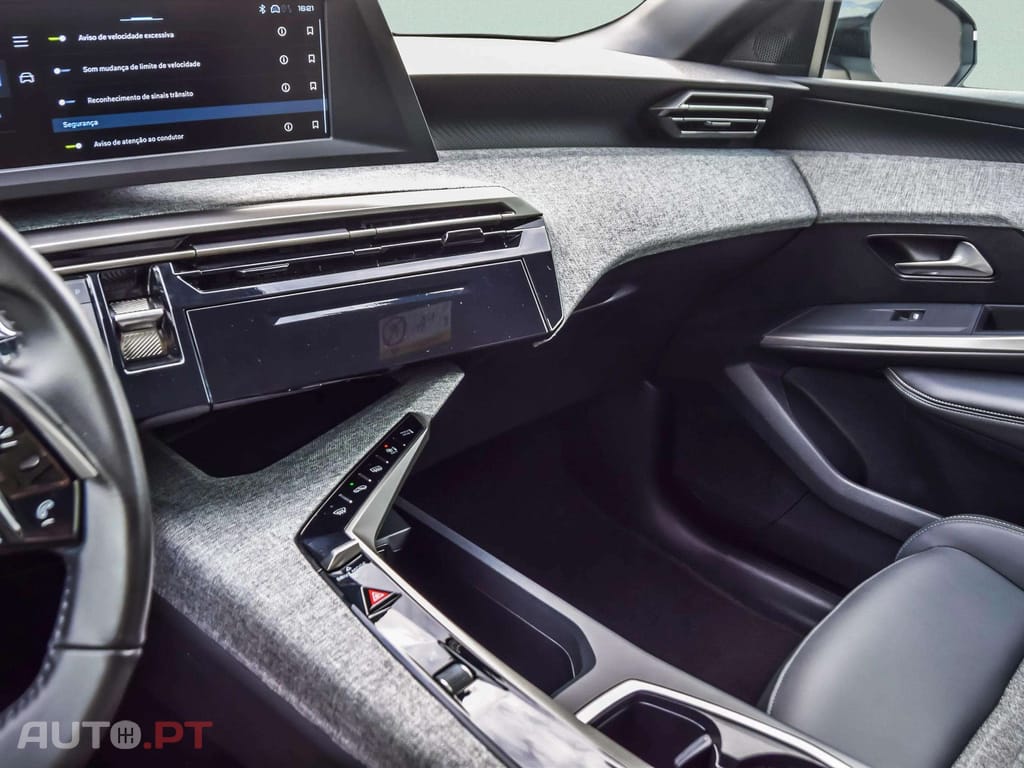 Peugeot 3008 1.2 Hybrid Allure e-DCS6