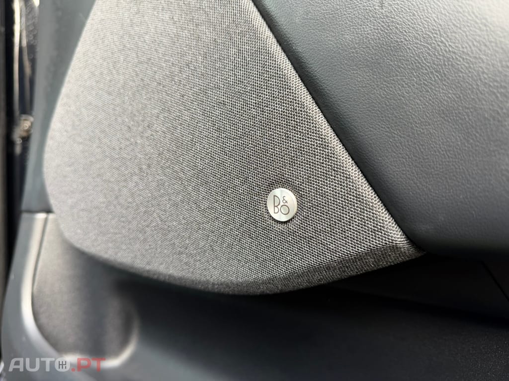 Ford Mustang Mach-E Alargada