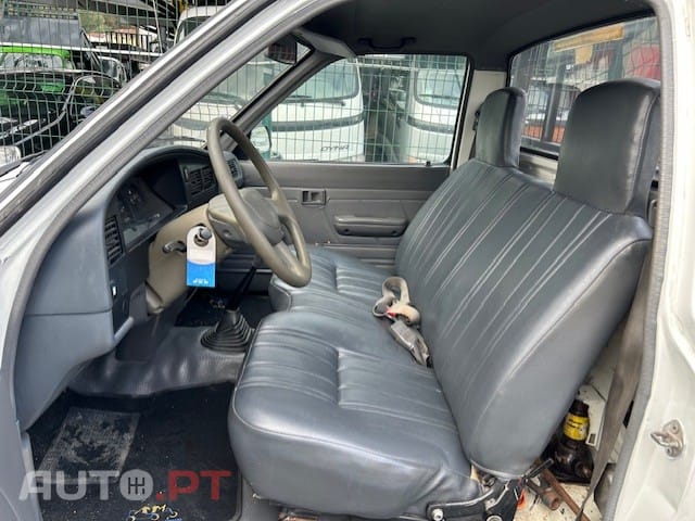Toyota Hilux 2.4D 3 Lugares