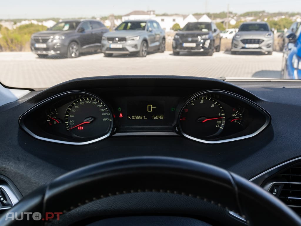 Peugeot 308 1.5 BlueHDi Business Line