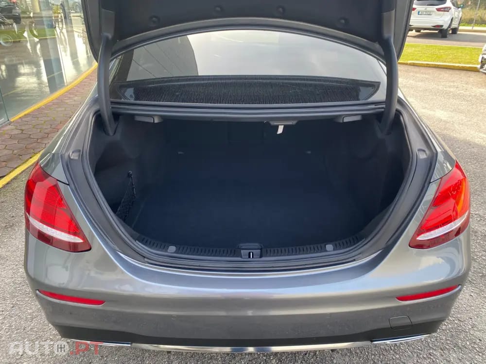 Mercedes-Benz E 220 d AMG Line