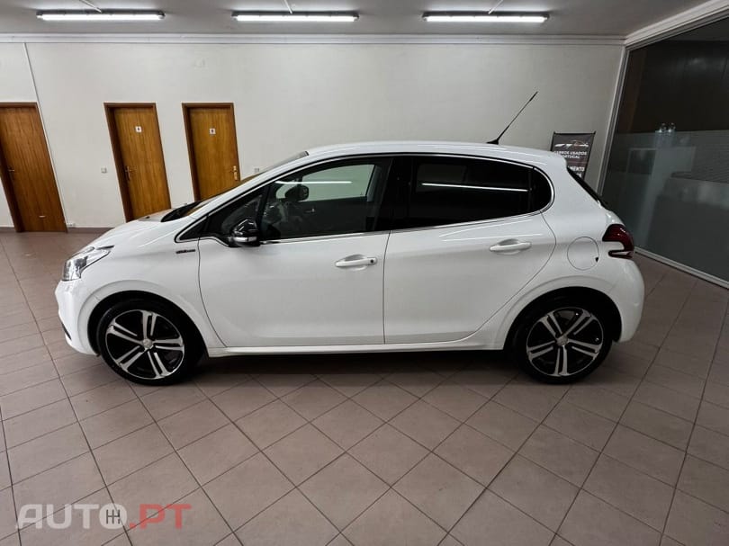 Peugeot 208 1.2 PureTech GT Line