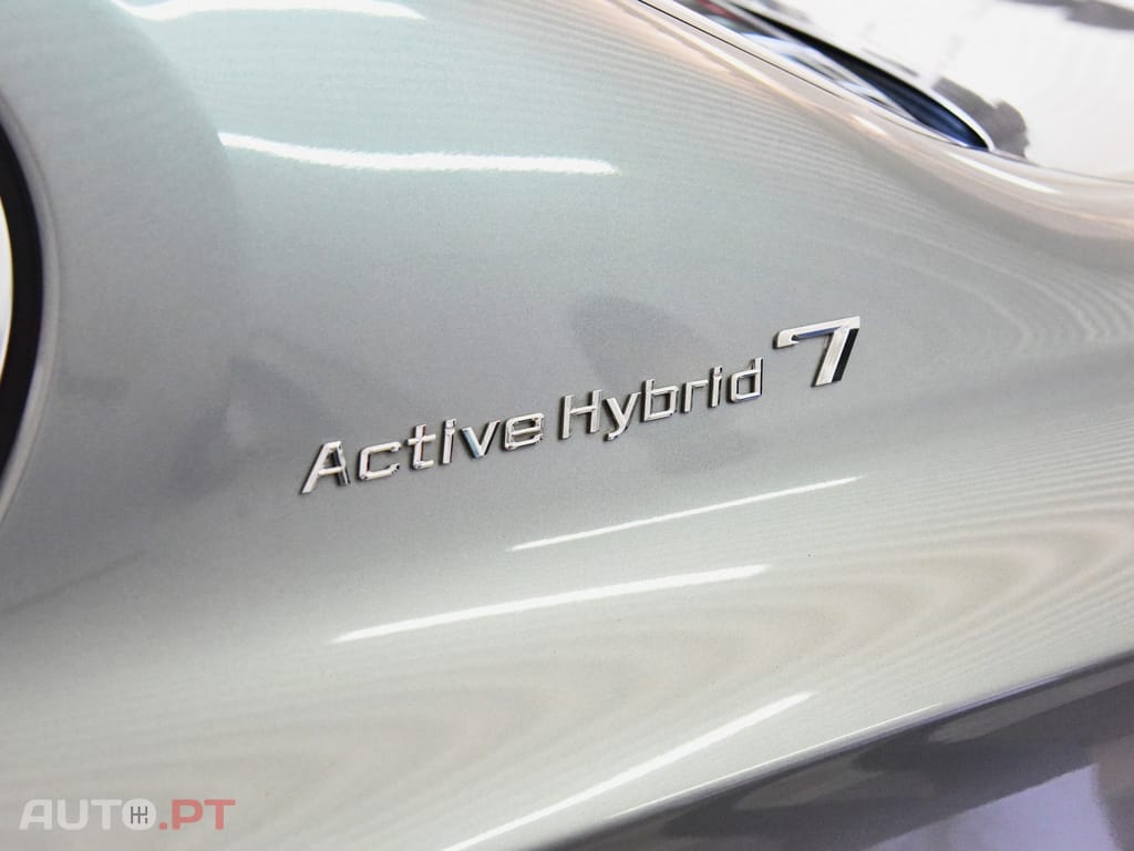 BMW ActiveHybrid 7 V8 HYBRID