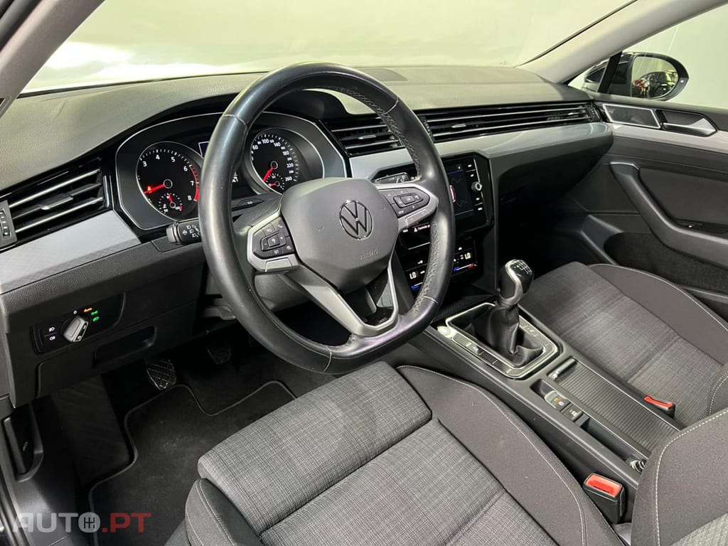 Volkswagen Passat 1.5 TSI 150cv Business Variant