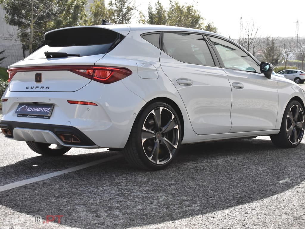Cupra Leon 1.4 e-Hybrid Cupra DSG VZ