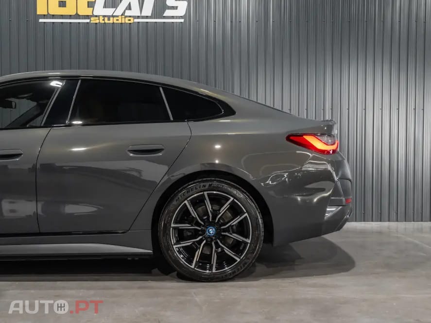 BMW i4 eDrive40 Pack Desportivo M Pro
