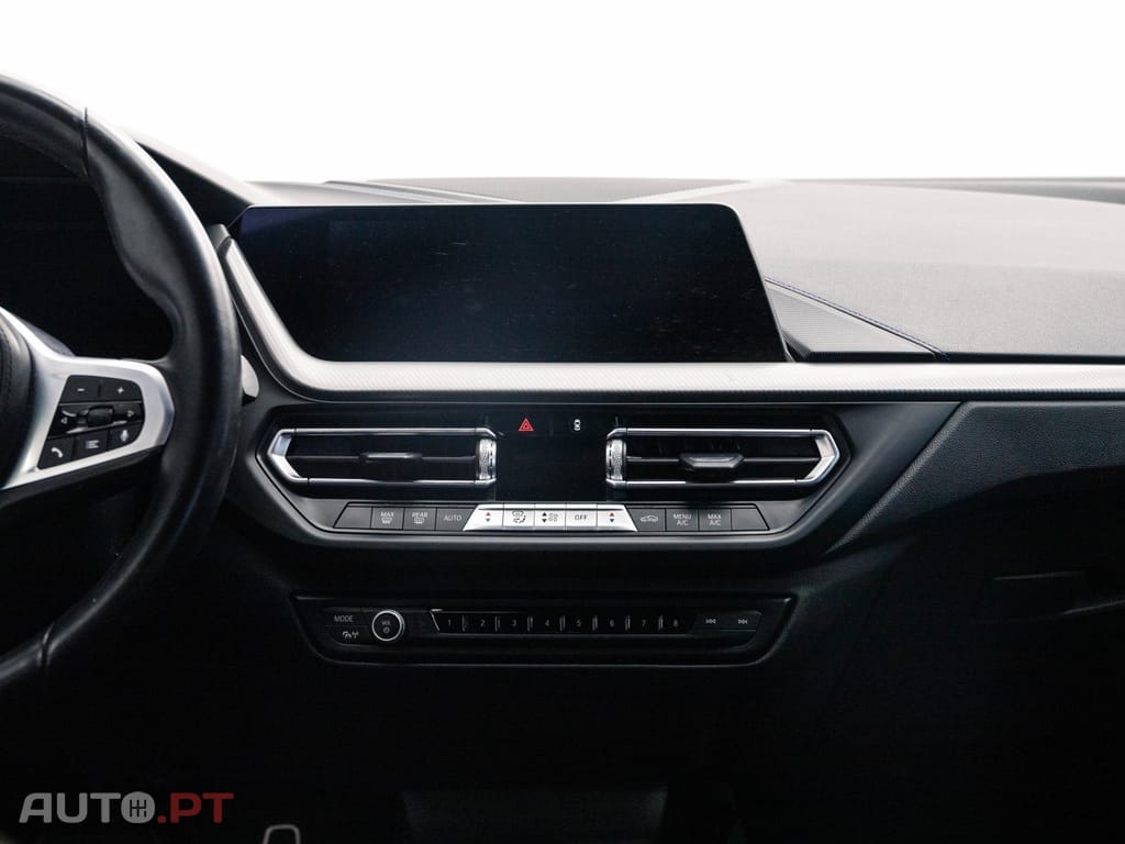 BMW 218 i Pack Desportivo M