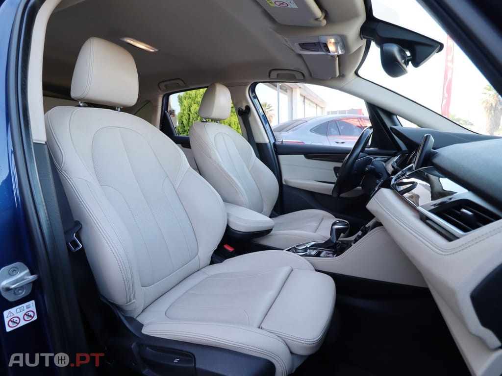 BMW 225 Line Luxury
