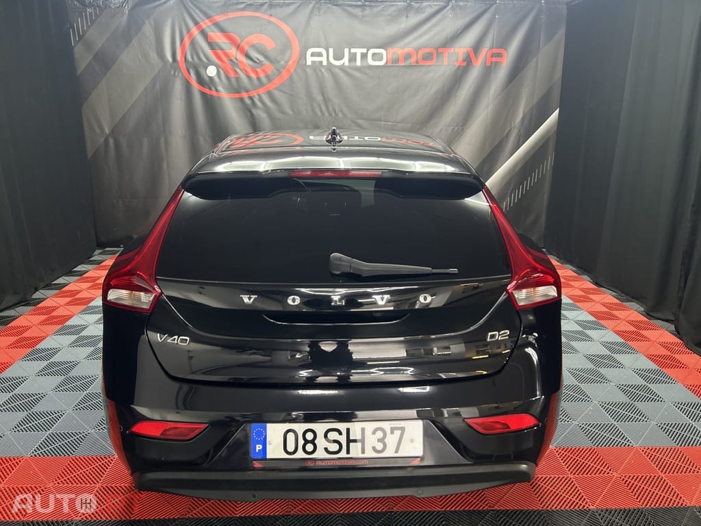 Volvo V40 1.6 D2 Eco Momentum — fotografia 5