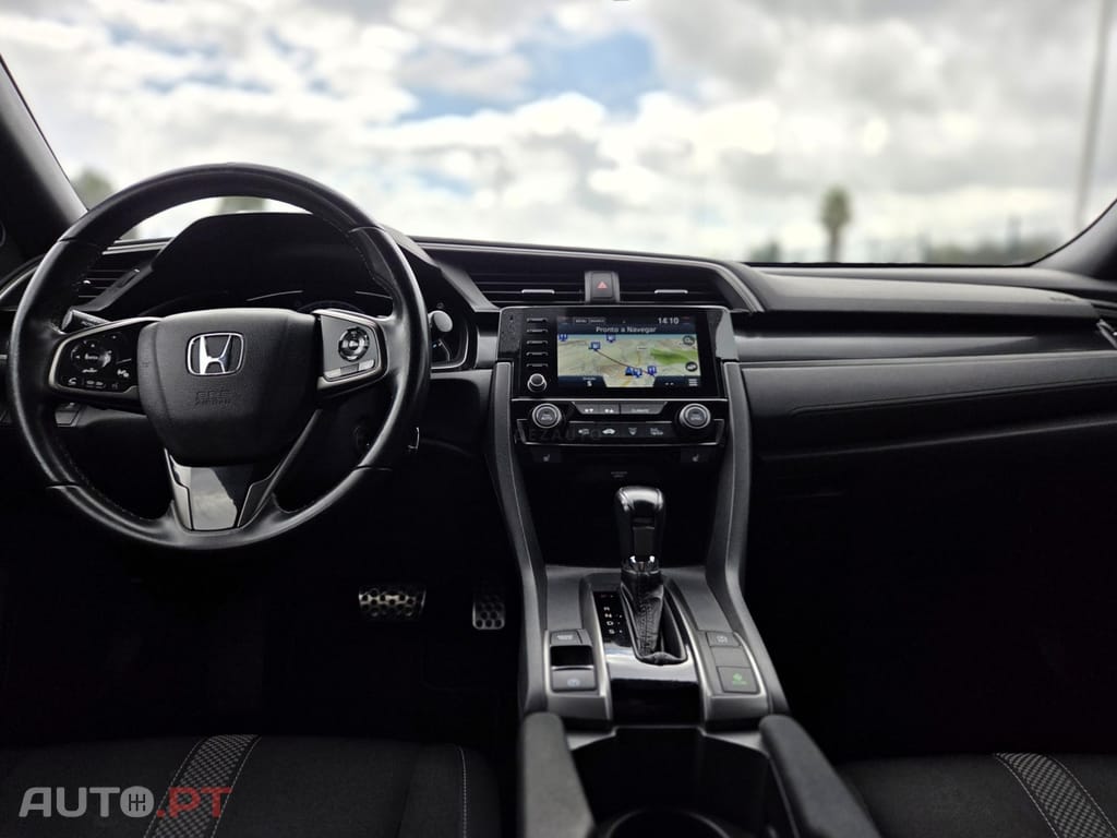 Honda Civic 1.0 i-VTEC Elegance Navi CVT