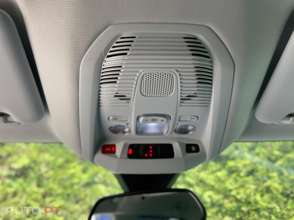 Peugeot 5008 1.5 BlueHDi Allure Pack EAT8 — fotografia 16