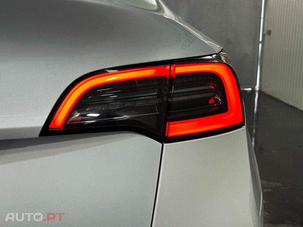Tesla Model Y Long Range Dual Motor AWD