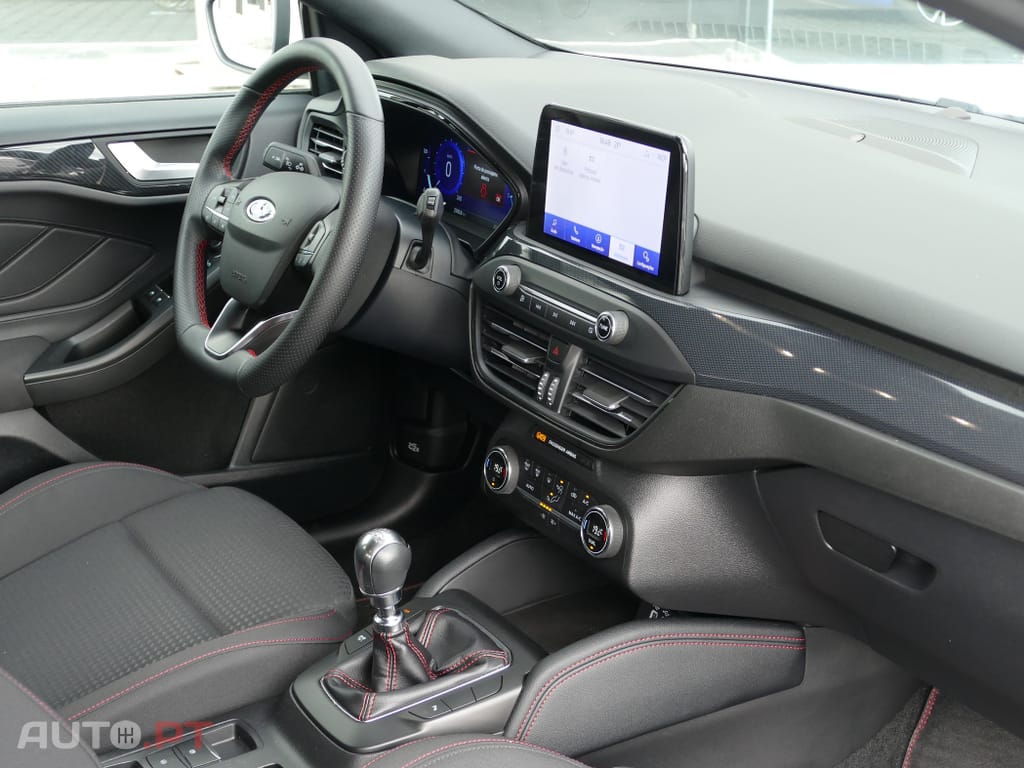 Ford Focus 1.0 EcoBoost MHEV ST-Line X