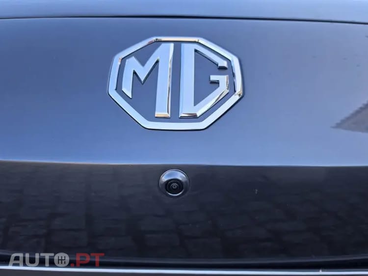 MG MG4 64 kWh Luxury