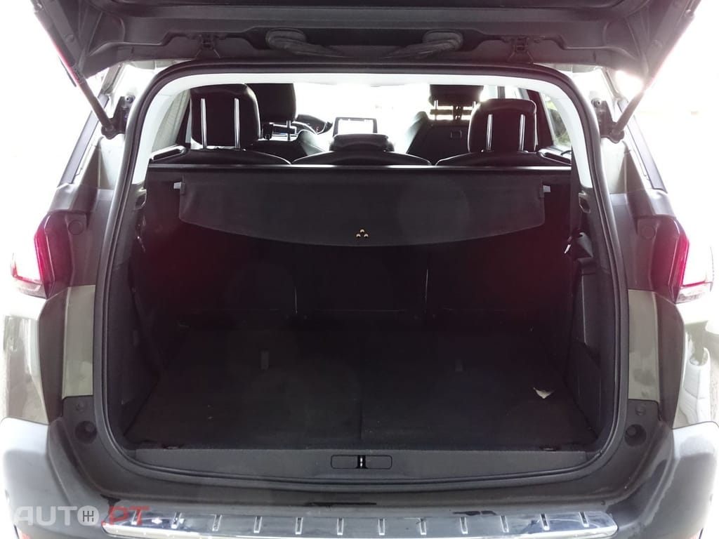 Peugeot 5008 1.5 BlueHDi Allure