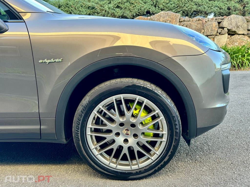 Porsche Cayenne S E-Hybrid Platinum Edition