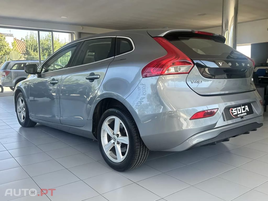 Volvo V40 1.6 D2 Momentum Eco