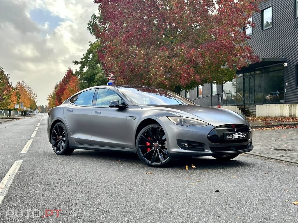 Tesla Model S 85