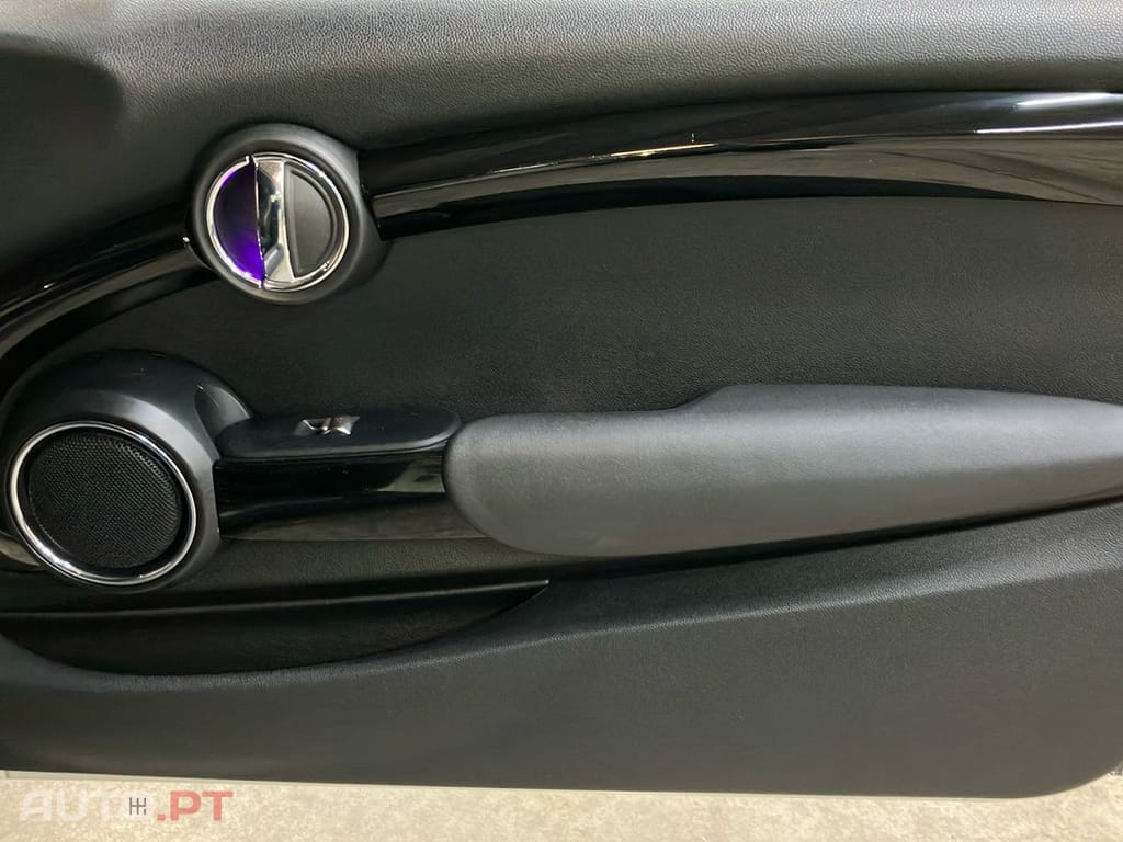 MINI Cooper Cooper SD Cabrio Auto Desportiva