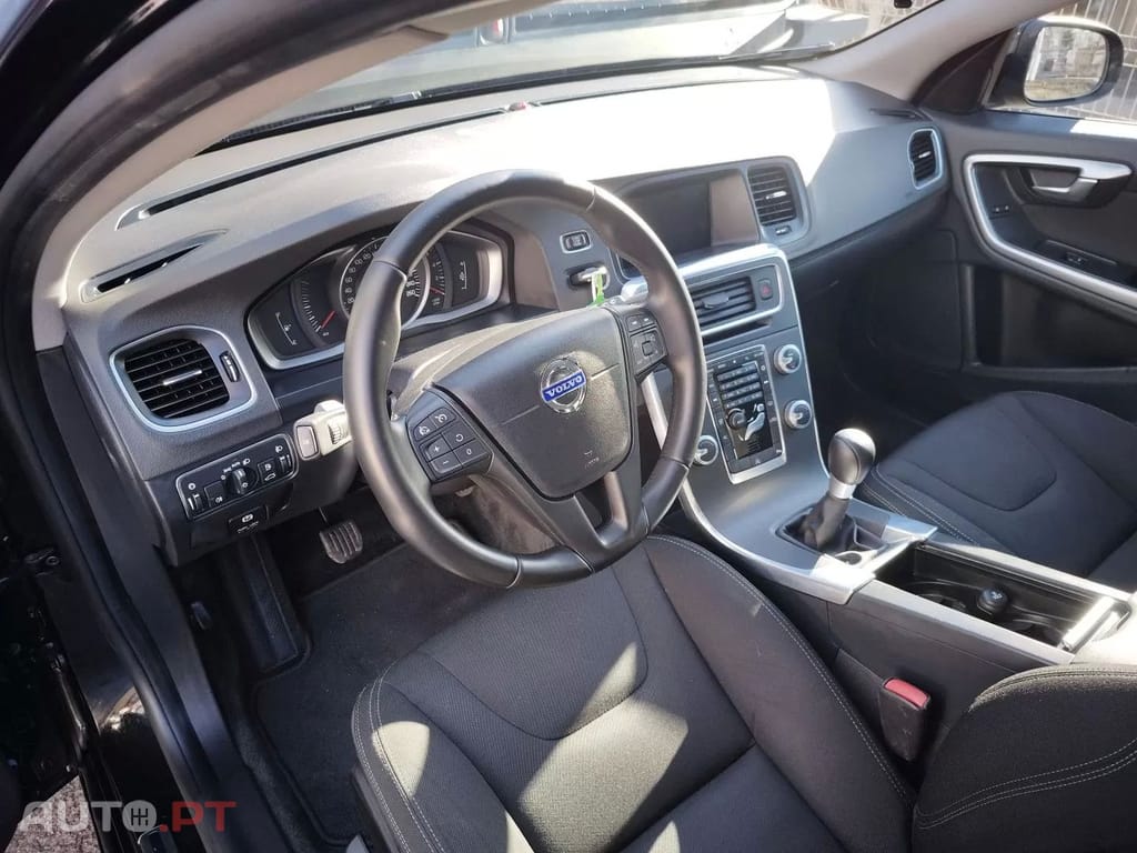 Volvo V60 1.6 D2 Momentum Eco