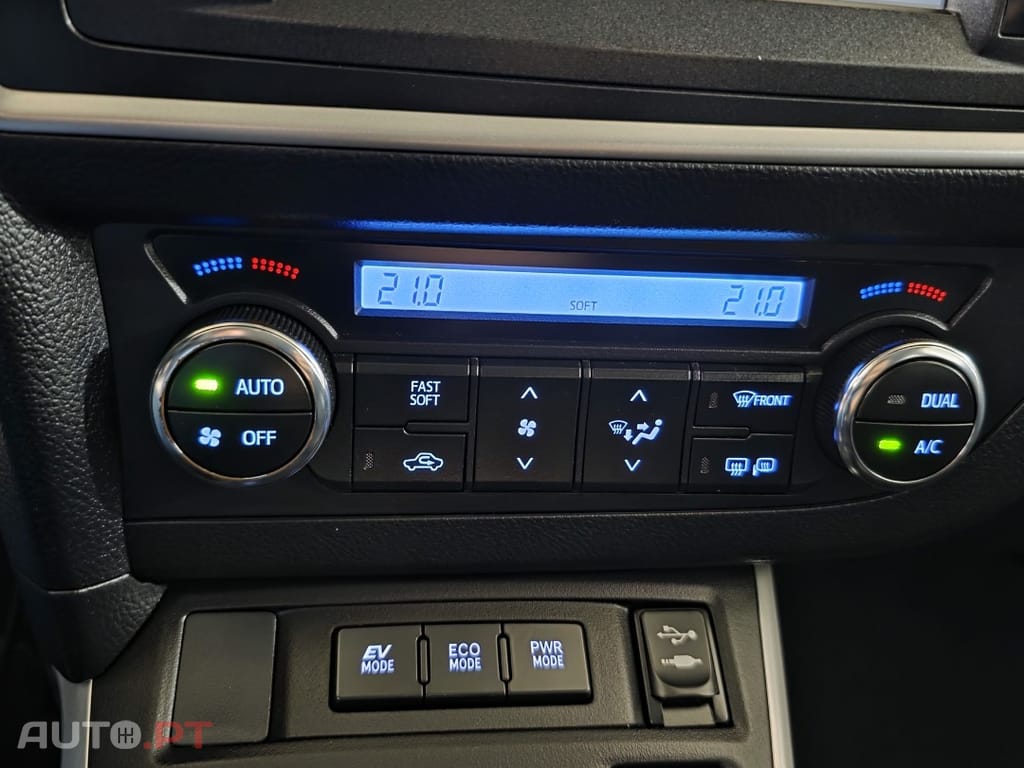 Toyota Auris Touring Sports 1.8 HSD Exclusive