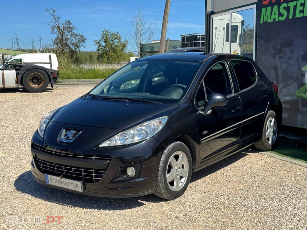 Peugeot 207 1.4 HDi SE Sportium- Garantia Incluída