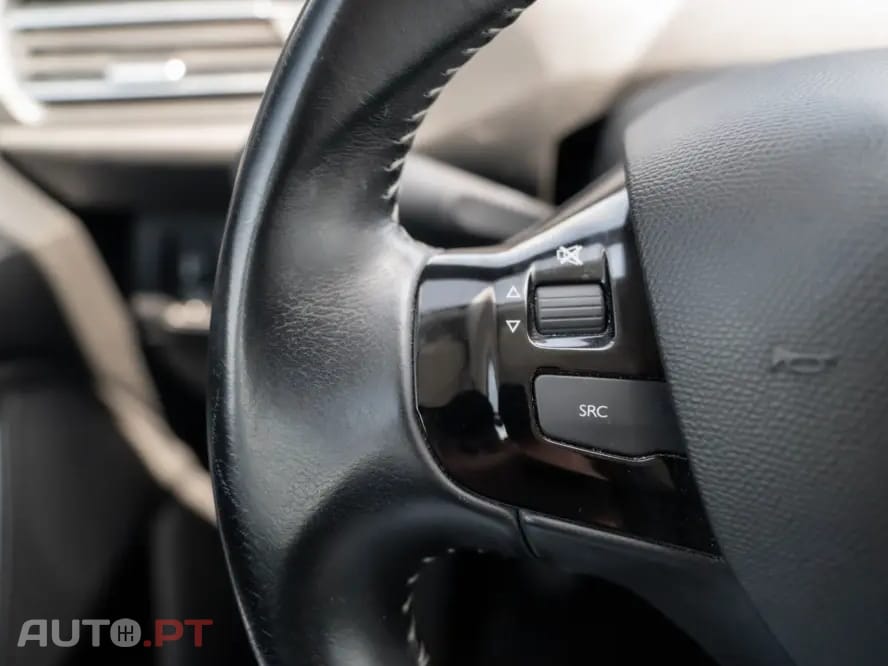 Peugeot 308 1.5 BlueHDi Business Line