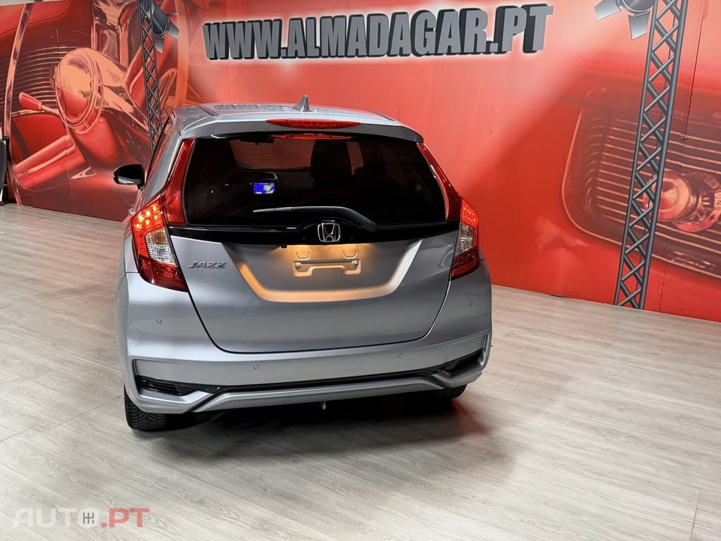 Honda Jazz 1.3 I-VTEC Comfort +Connect. Navi CVT