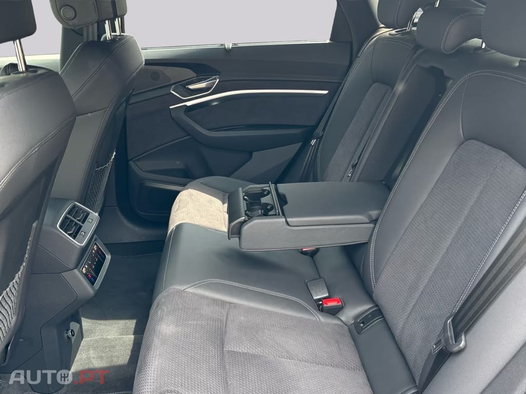 Audi Q8 E-Tron 55 S line quattro 