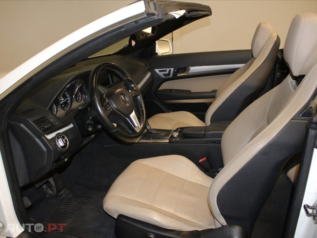 Mercedes-Benz E 220 CDi BlueEfficiency Auto