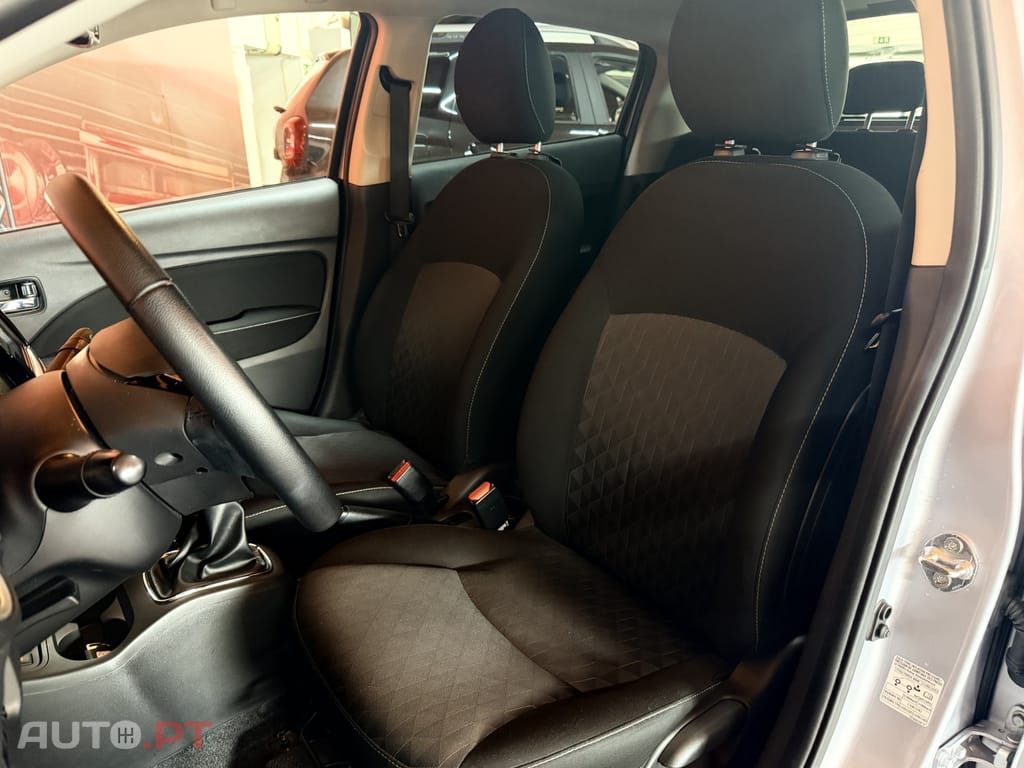 Mitsubishi Space Star 1.2 Intense Connect Edition