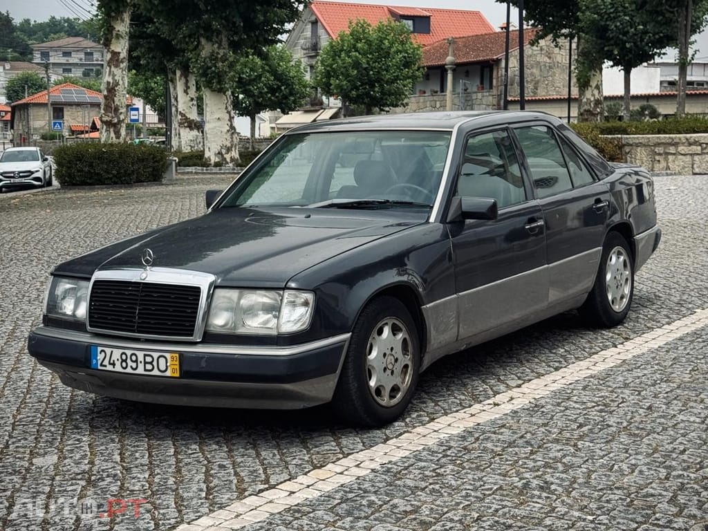 Mercedes-Benz 200 200D