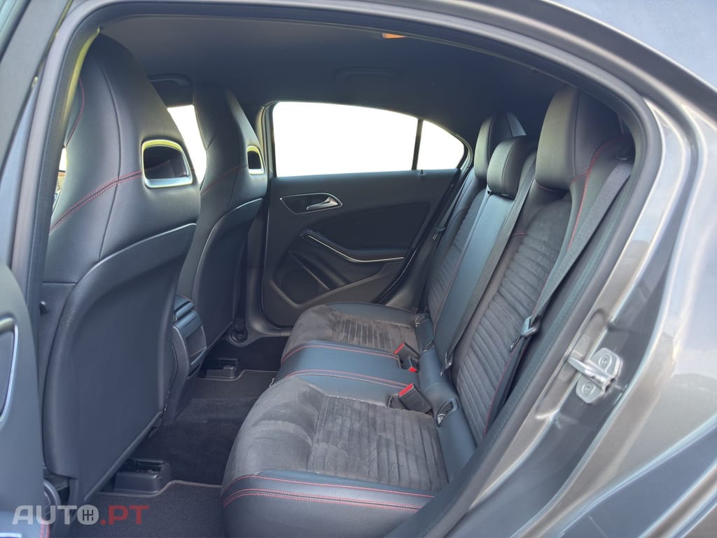 Mercedes-Benz A 180 d AMG Line