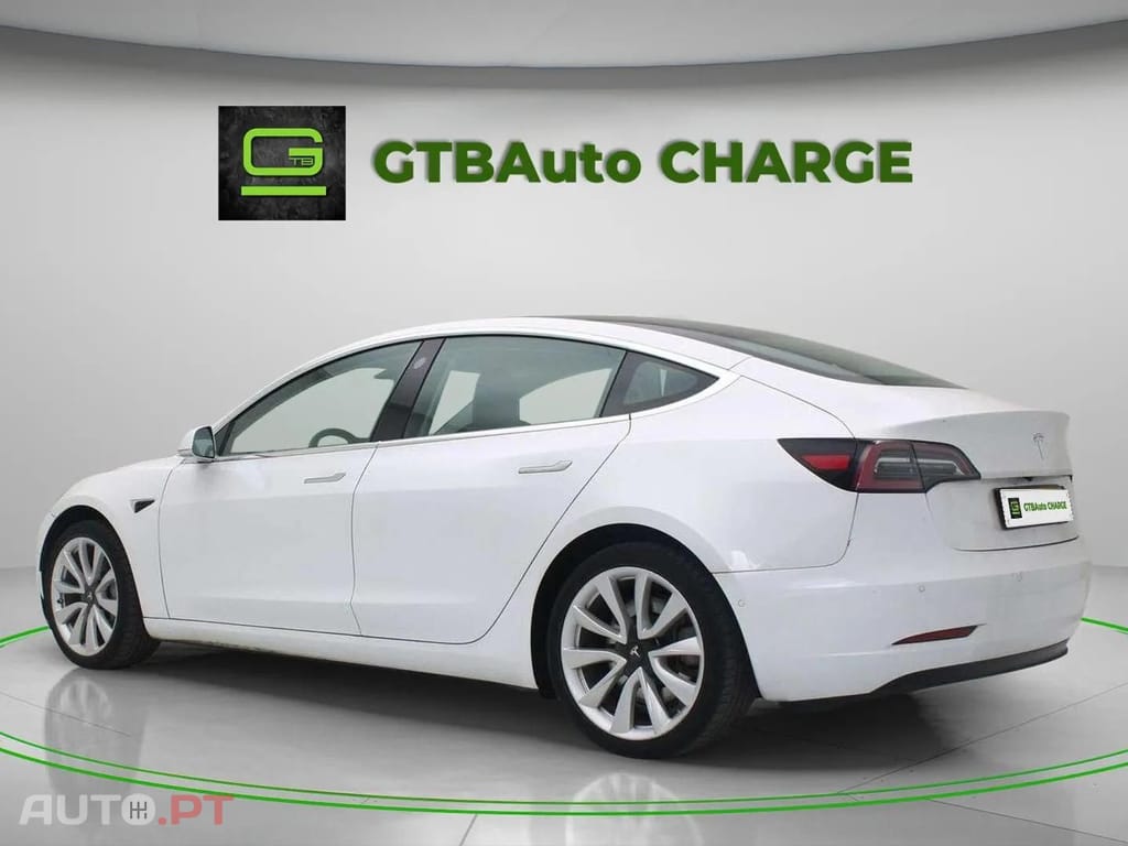 Tesla Model 3 Standard RWD Plus AUTOPILOT