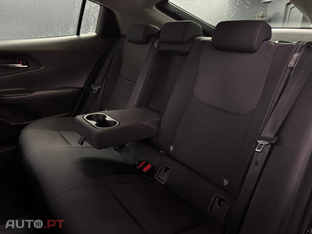 Toyota Prius 2.0 Plug-in Luxury