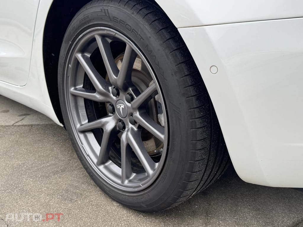 Tesla Model 3 Standard Range Plus RWD