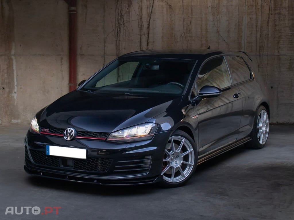 Volkswagen Golf GTI Performance BlueMotion DSG