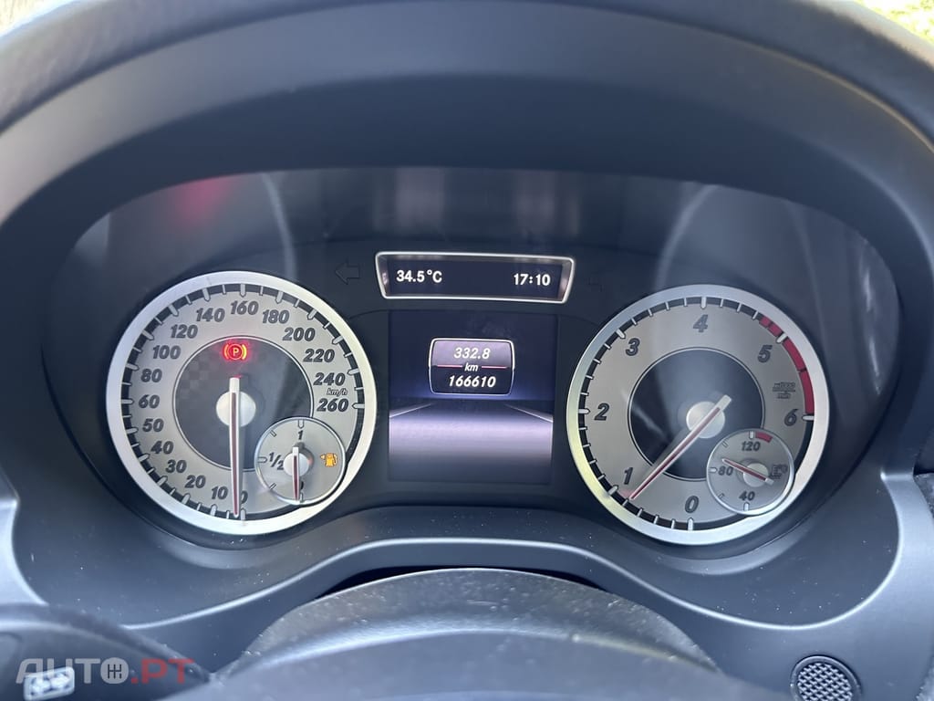 Mercedes-Benz A 180 d AMG Line