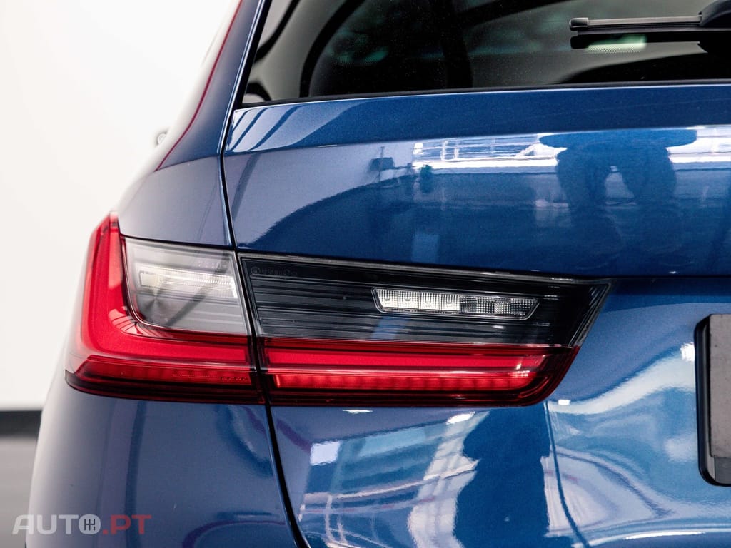 BMW 330 e Touring Line Sport Auto