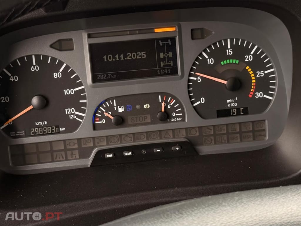 Mercedes-Benz 280 ESTRADO DE 8700 mm