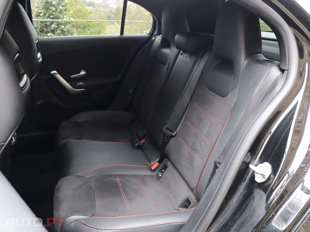 Mercedes-Benz A 250 e AMG Line