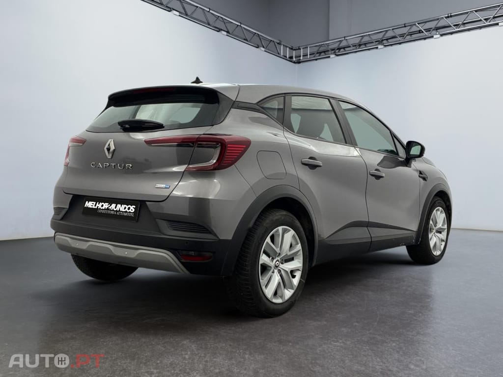 Renault Captur 1.6 E-Tech Business