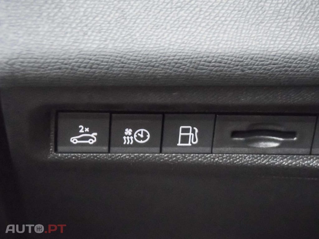 Peugeot 408 1.6 Hybrid GT e-EAT8