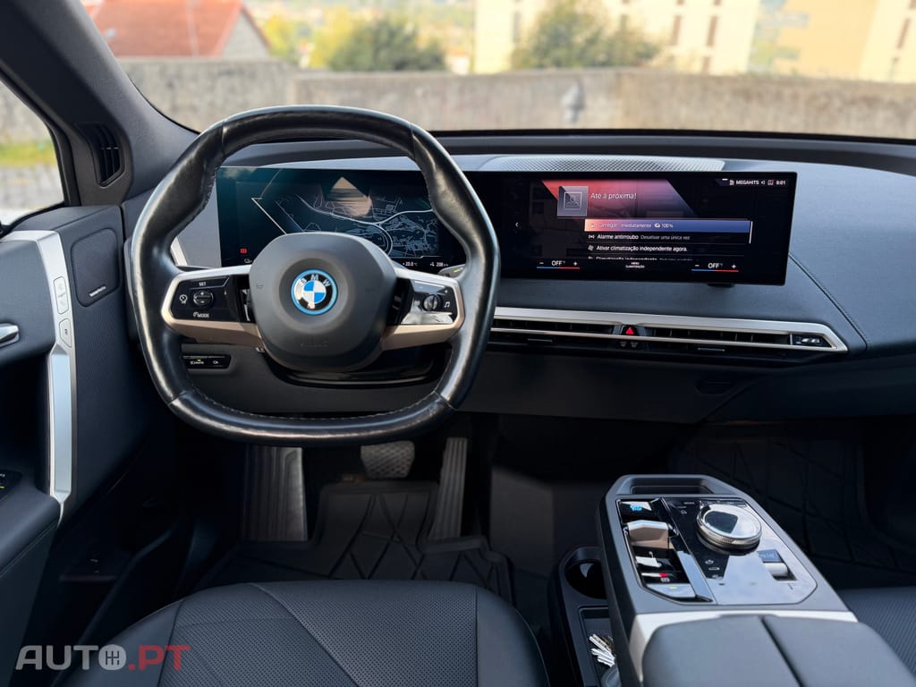 BMW iX xDrive 40 Pack Desportivo