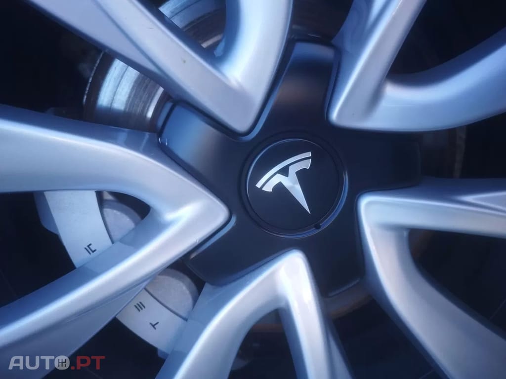 Tesla Model 3 Standard Range Plus RWD