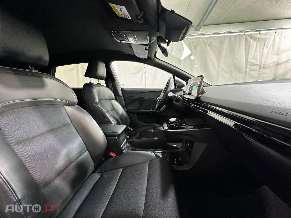 MG MG4 77 kWh Extended Range Luxury