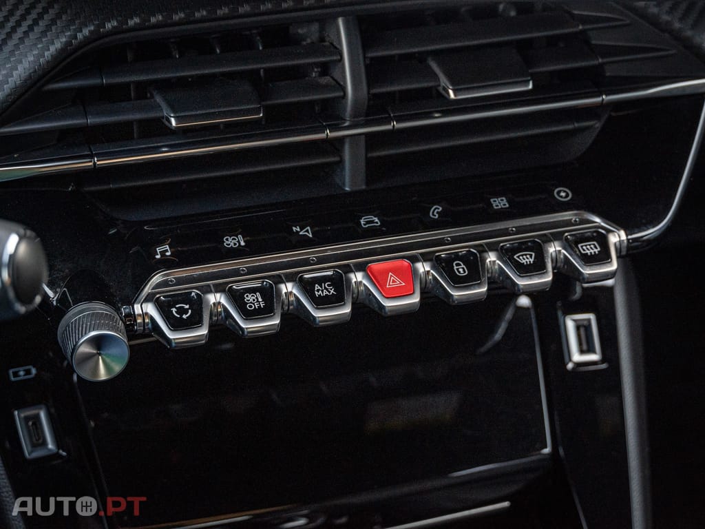 Peugeot E-2008 50 kWh GT