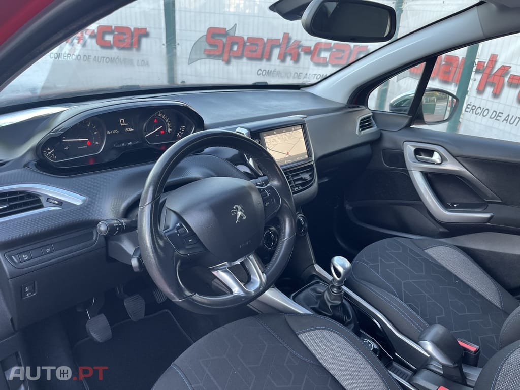 Peugeot 2008 1.5 BlueHDi Allure