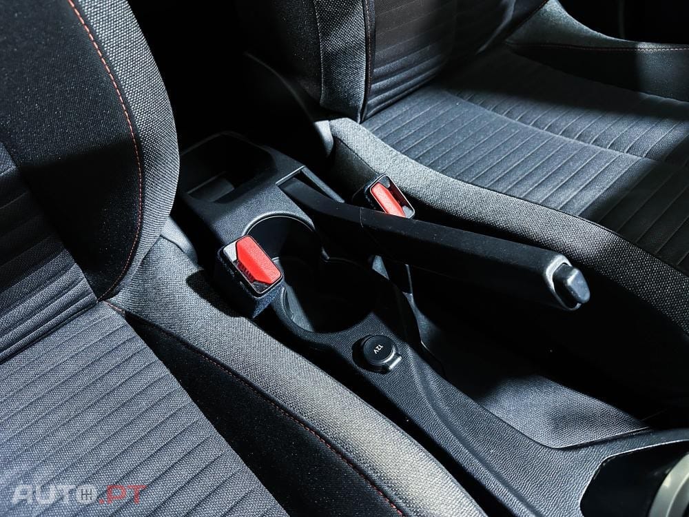 Peugeot 2008 1.2 PureTech Allure EAT8
