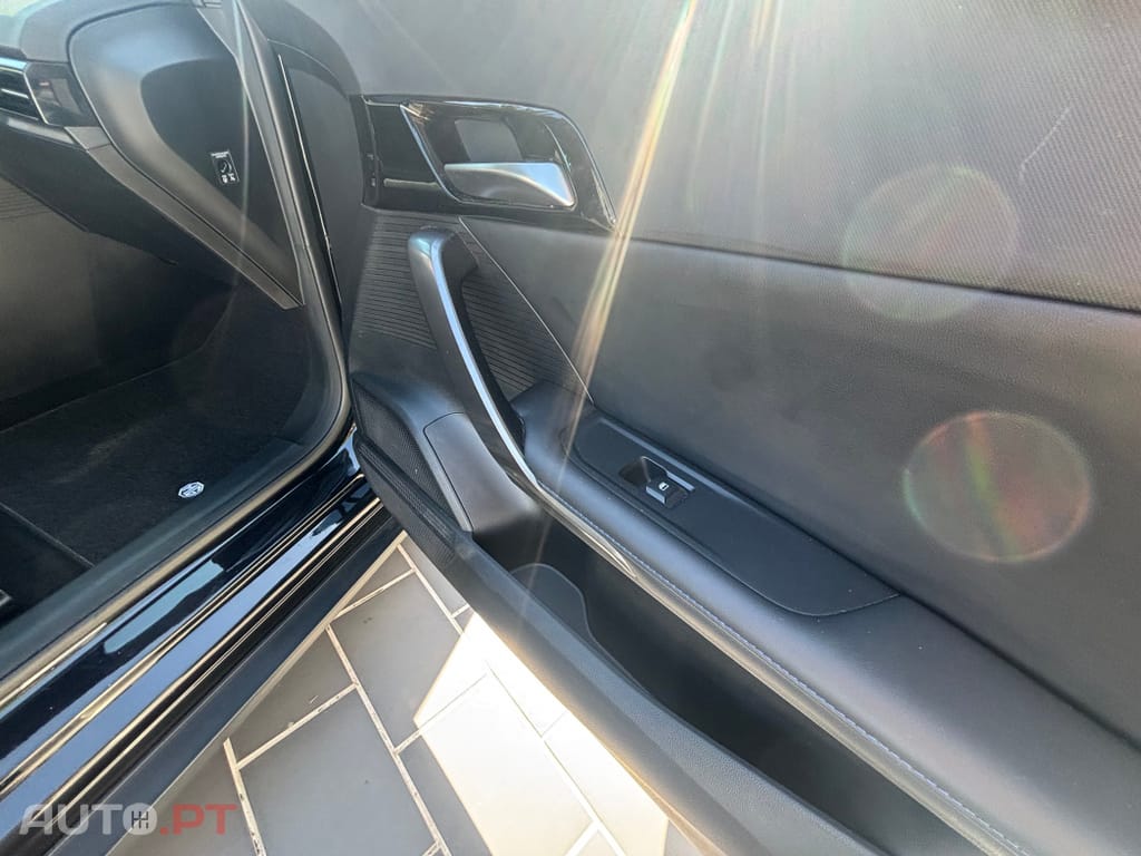 MG MG4 64 kWh Luxury